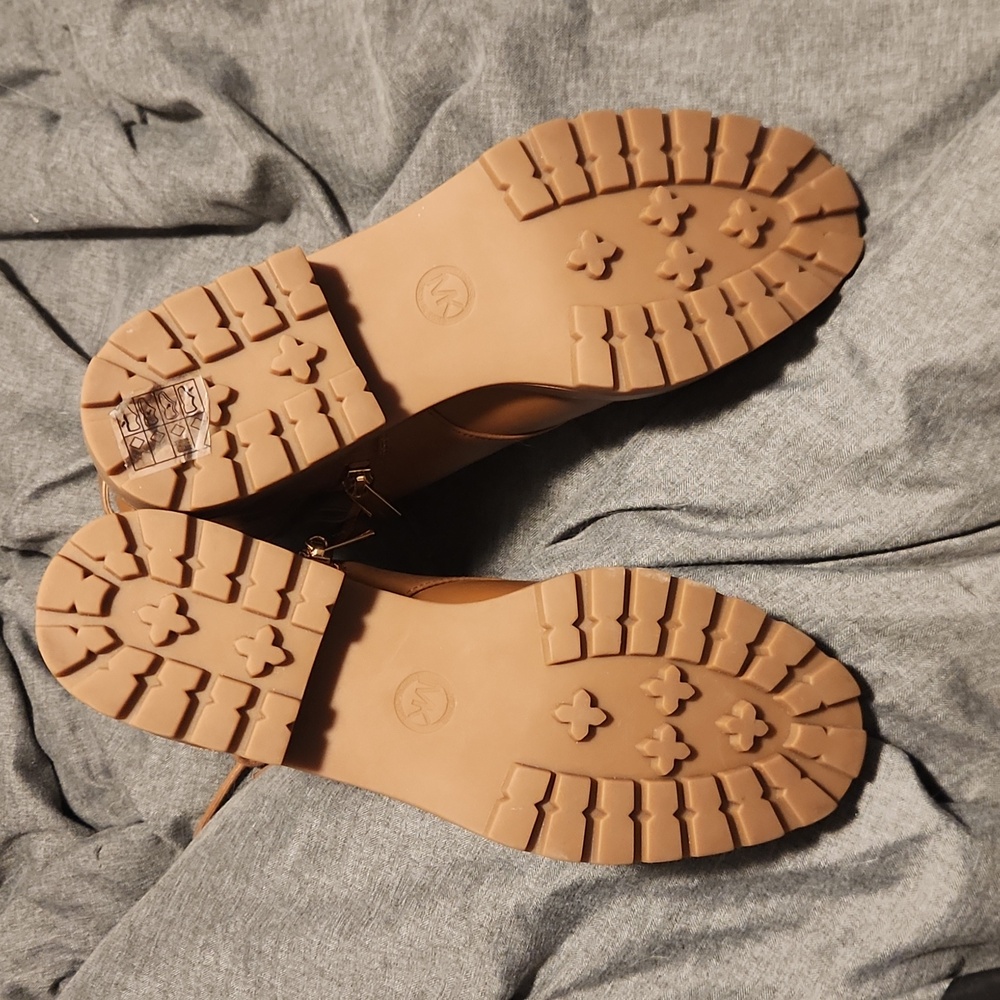 NWOT Michael Kors Booties - Picture 4 of 5